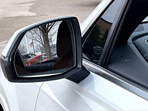 Used 2025 Audi Q7 3.0T Premium image 13