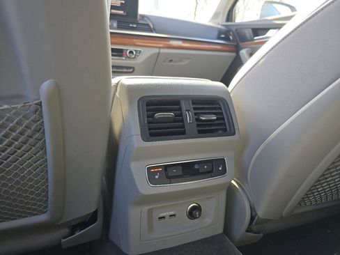 Used 2021 Audi Q5 e Prestige w/ Prestige Package image 26