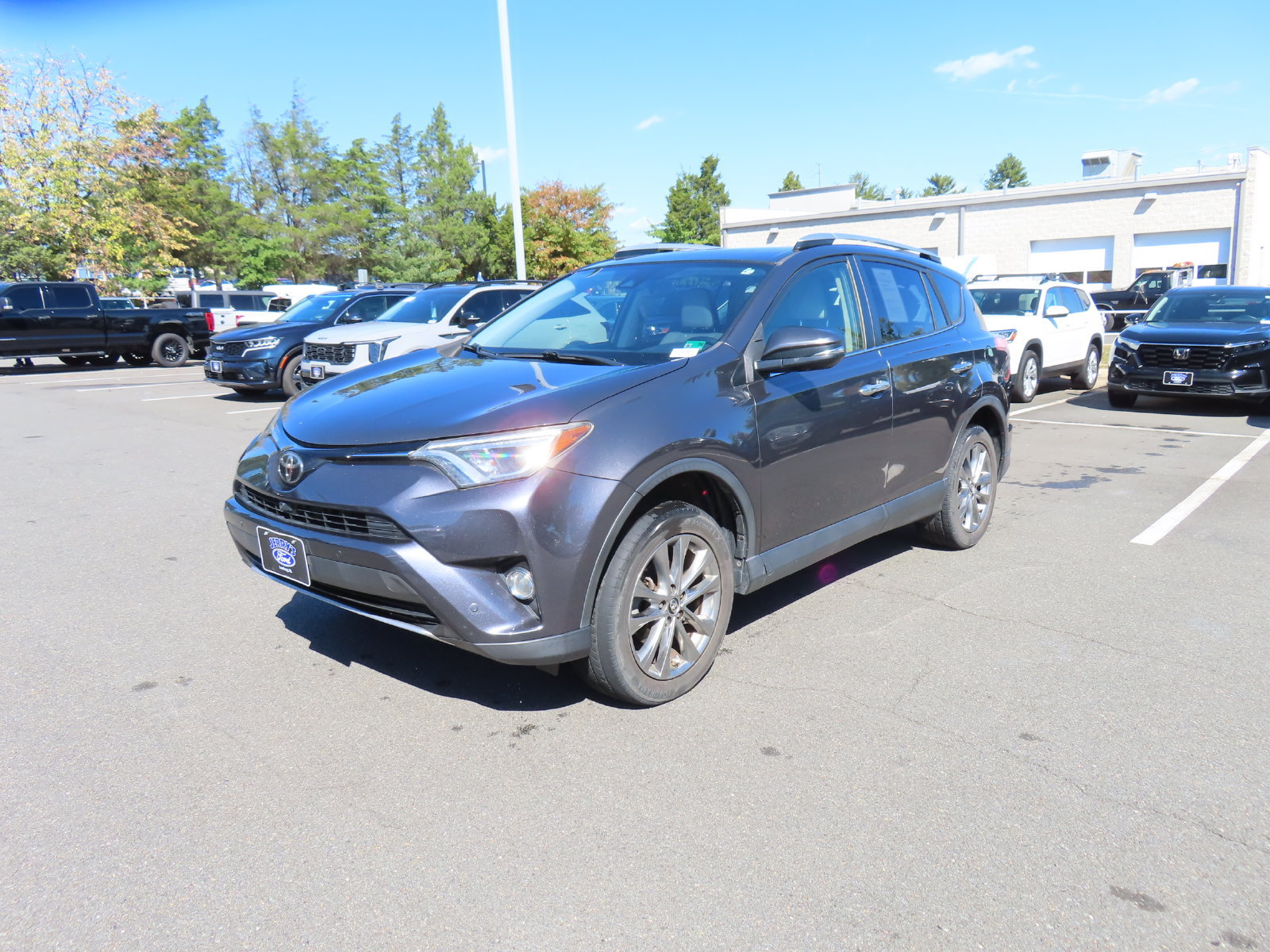 Used 2016 Toyota RAV4 Limited w/ Advanced Technology Package AWD/4WD image 3