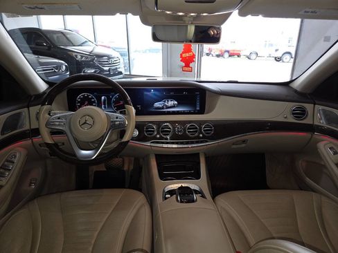 Used 2019 Mercedes-Benz S 560 Sedan image 24