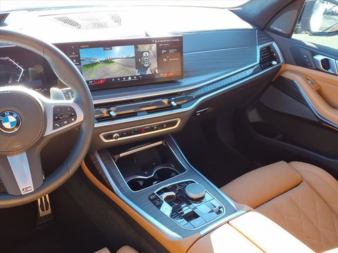 Used 2025 BMW X7 xDrive40i w/ M Sport Package image 5