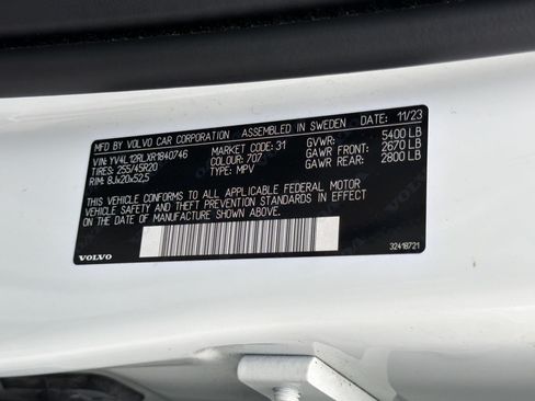 Used 2024 Volvo XC60 B5 Plus w/ Protection Package Premier AWD/4WD image 23