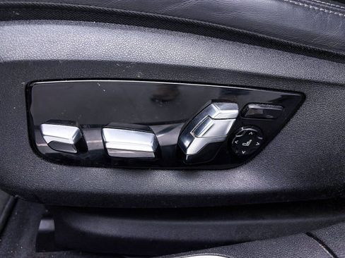 Used 2022 BMW 750i xDrive w/ Luxury Rear Seating Package image 23