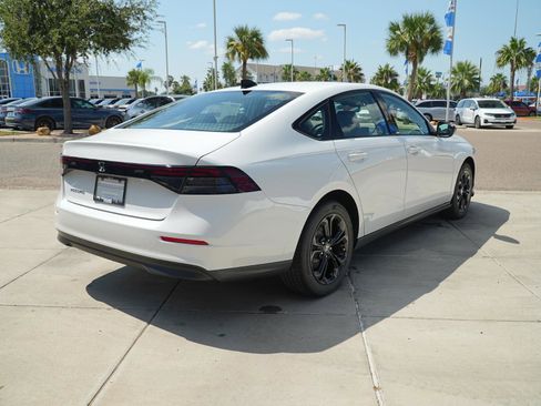 New 2025 Honda Accord SE image 5