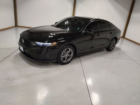 Used 2024 Honda Accord EX image 4