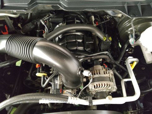 Used 2020 RAM 1500 Classic SLT image 30