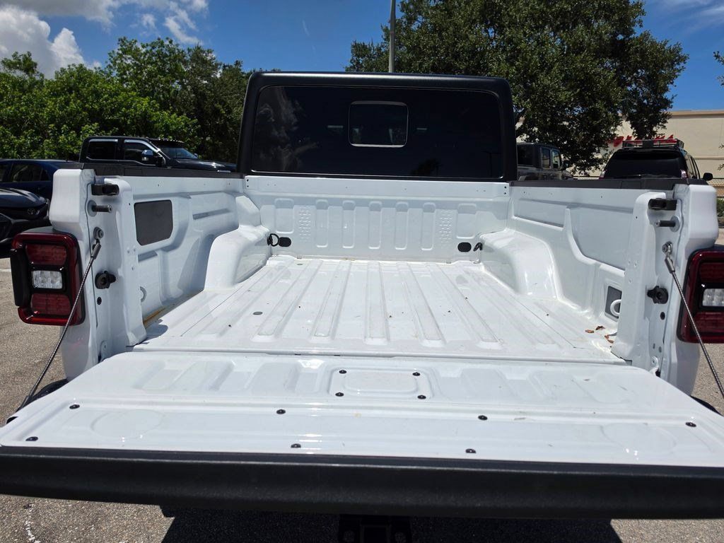 Used 2026 Jeep Gladiator Mojave AWD/4WD image 31