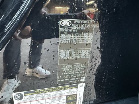 Used 2025 Land Rover Defender 110 S image 14