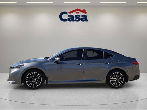 Used 2026 Toyota Camry XLE image 5