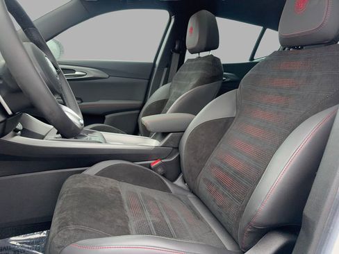 Used 2024 Alfa Romeo Tonale Veloce image 10