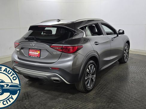 Used 2018 INFINITI QX30 AWD image 7
