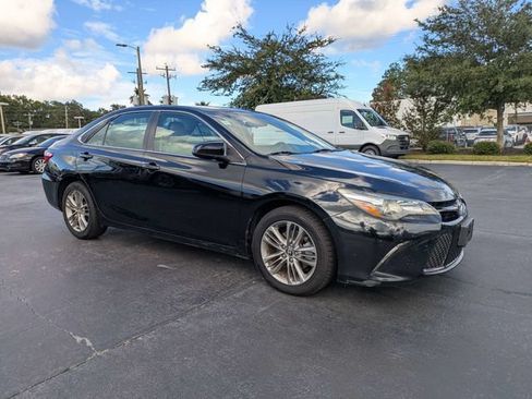 Used 2016 Toyota Camry SE FWD image 2