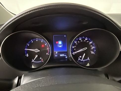 Used 2020 Toyota C-HR LE FWD image 17