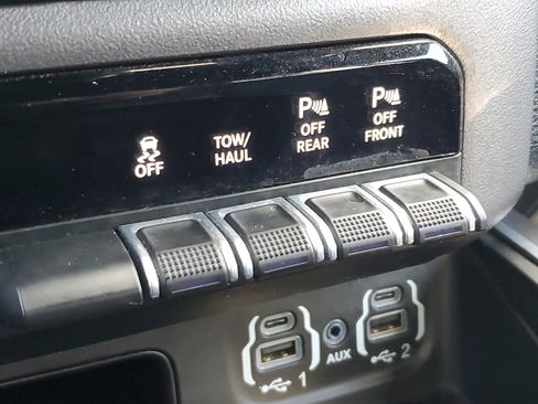 Used 2022 RAM 1500 Laramie AWD/4WD image 32