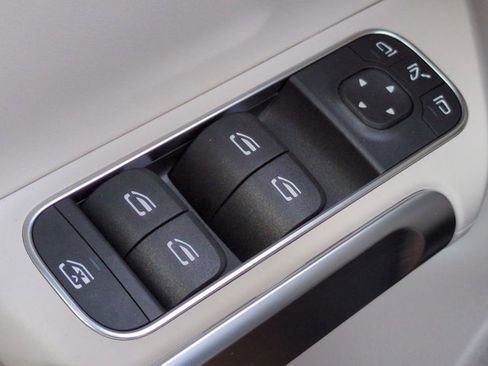 Used 2026 Mercedes-Benz GLB 250 image 25