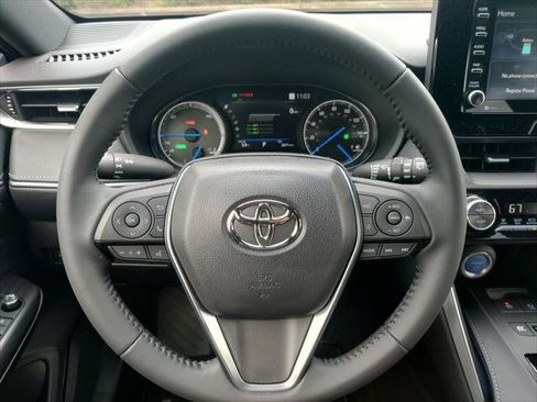Certified 2022 Toyota Venza XLE AWD/4WD image 11