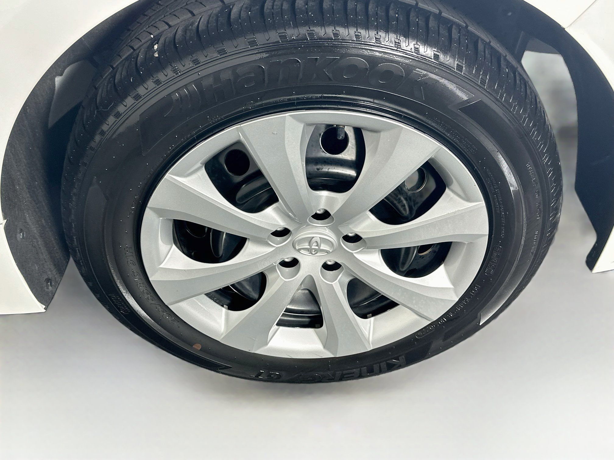 Used 2025 Toyota Corolla LE FWD image 11