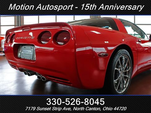 Used 2004 Chevrolet Corvette Coupe w/ Preferred Equipment Group RWD image 13