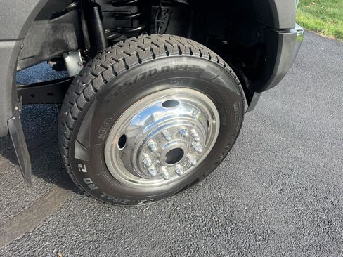 Used 2018 Ford F550 4x4 Regular Cab Super Duty image 29