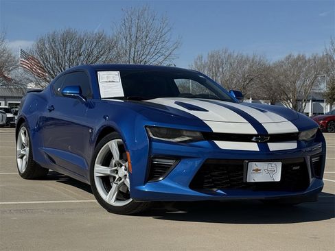 Used 2016 Chevrolet Camaro SS image 2