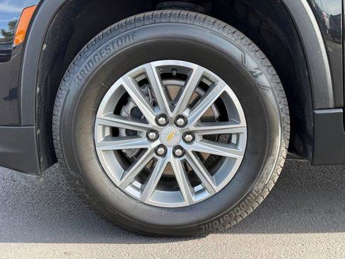 Used 2023 Chevrolet Traverse LT image 10