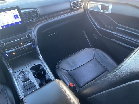 Used 2020 Ford Explorer Limited w/ Class III Trailer Tow Package image 17