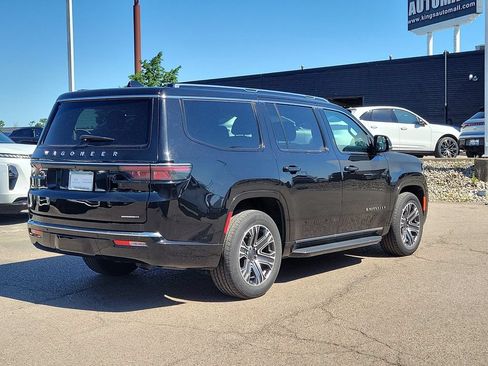 Used 2024 Jeep Wagoneer Series II w/ Flexible Seating Group AWD/4WD image 5