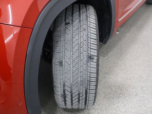 Used 2024 Volkswagen Atlas Cross Sport SEL Premium R-Line image 4