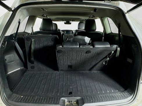 Certified 2018 Toyota Highlander SE image 22