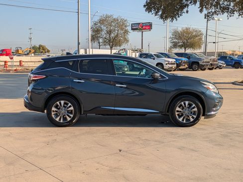 Used 2017 Nissan Murano S w/ Navigation Package image 2