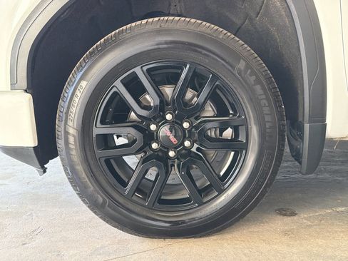 Used 2021 GMC Sierra 1500 Elevation w/ Preferred Package image 11