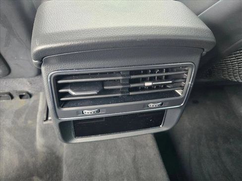 Used 2021 Audi Q8 Prestige w/ Prestige Package image 15