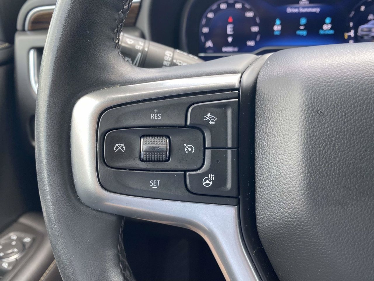 Used 2024 Chevrolet Suburban Premier RWD image 26