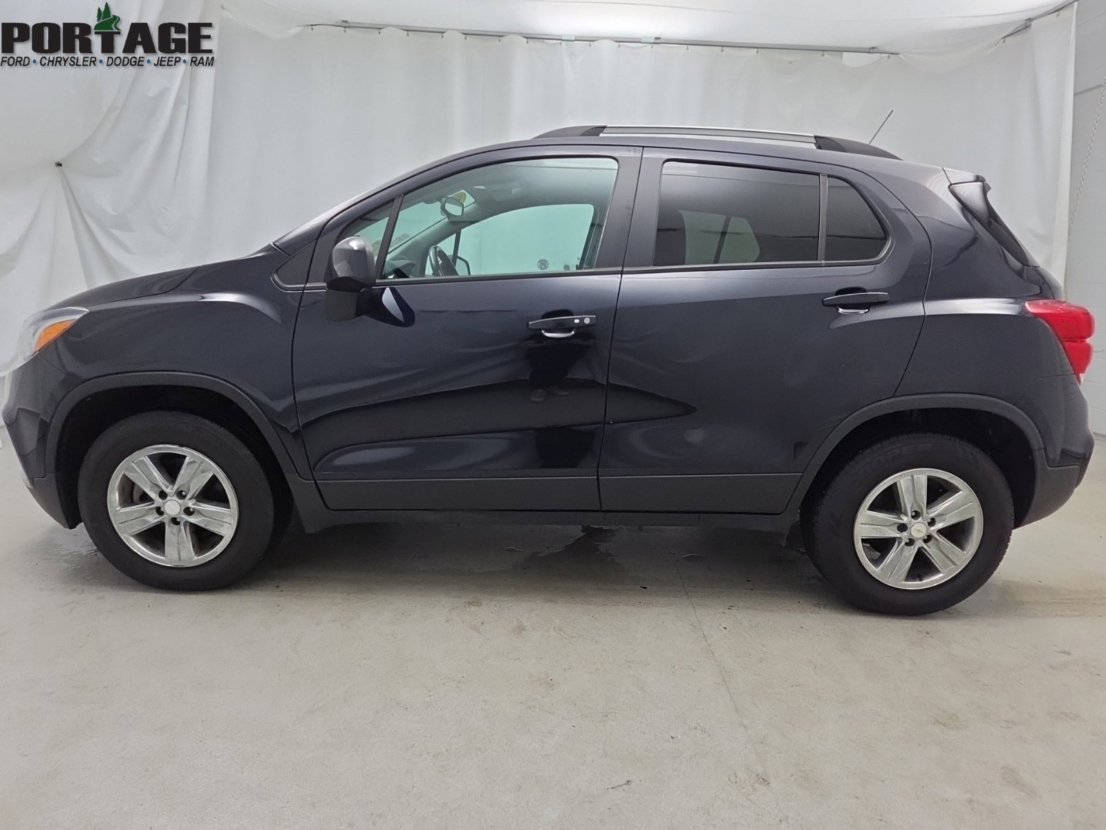 Used 2022 Chevrolet Trax LT w/ LT Convenience Package AWD/4WD image 4