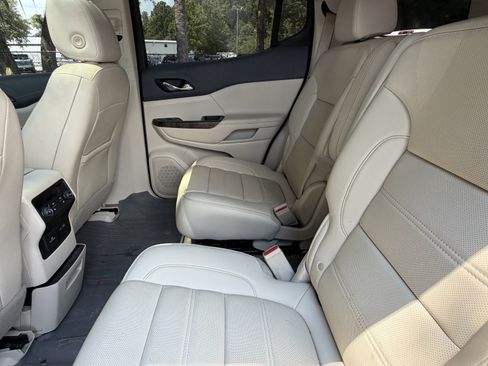 Used 2021 GMC Acadia Denali w/ Denali Technology Package FWD image 32