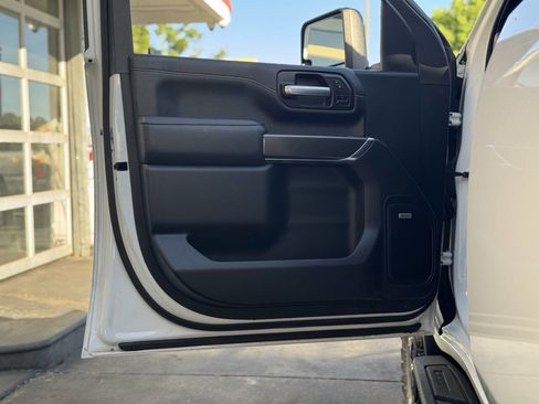 Used 2021 GMC Sierra 2500 AT4 w/ AT4 Premium Plus Package AWD/4WD image 19
