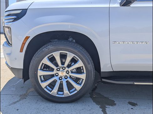 New 2026 Chevrolet Suburban Premier w/ Sun And Tow Package AWD/4WD image 10