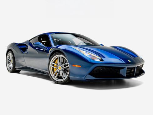 Used 2017 Ferrari 488 GTB RWD image 16