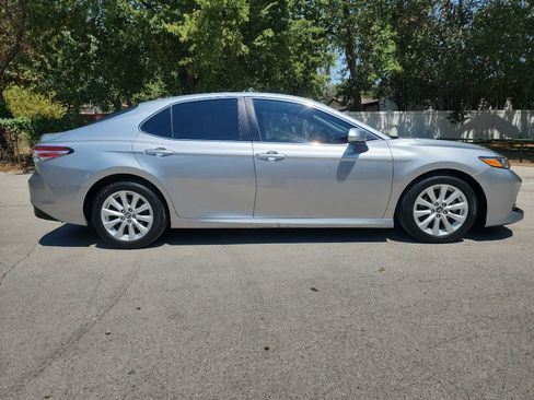 Used 2019 Toyota Camry LE FWD image 9