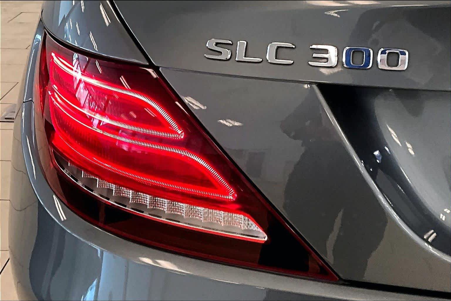 Used 2017 Mercedes-Benz SLC 300 image 26