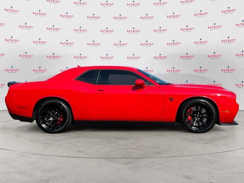 Used 2023 Dodge Challenger SRT Hellcat w/ Driver Convenience Group image 2