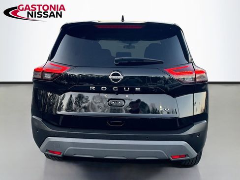 Used 2023 Nissan Rogue SV image 7