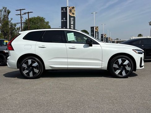 Used 2025 Volvo XC60 T8 Ultra w/ Protection Package Premier AWD/4WD image 2