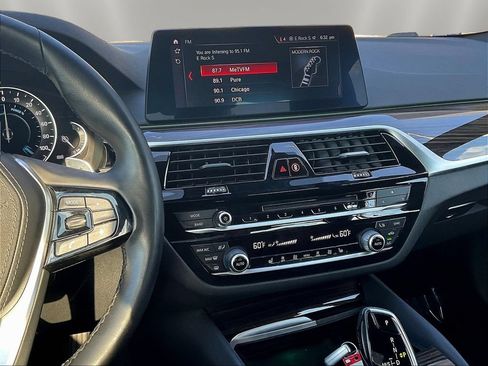 Used 2019 BMW 530e xDrive w/ Convenience Package AWD/4WD image 9