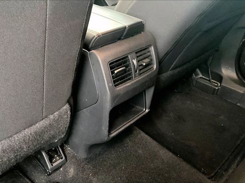 Used 2021 Nissan Rogue S image 31