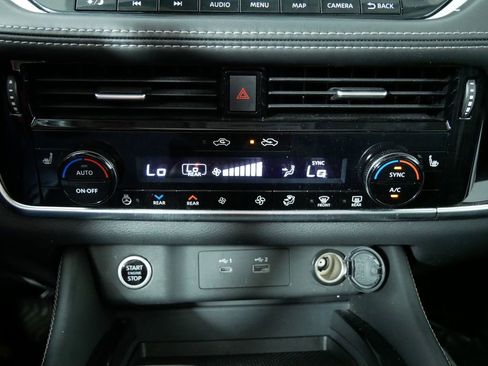 Used 2023 Nissan Rogue SL w/ SL Premium Package image 24