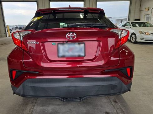 Used 2018 Toyota C-HR XLE FWD image 4