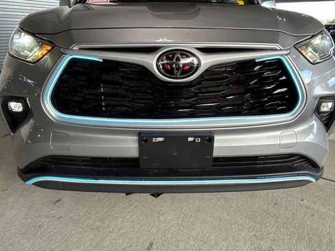 Used 2023 Toyota Highlander L image 25