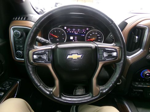 Used 2021 Chevrolet Silverado 2500 High Country w/ Z71 Off-Road Package image 10