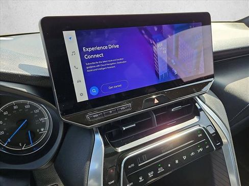 Used 2024 Toyota Venza Nightshade image 13